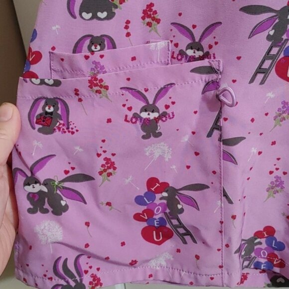 Zinnia nurse scrubs top shirt short sleeve love bunny purple pattern - Picture 3 of 9